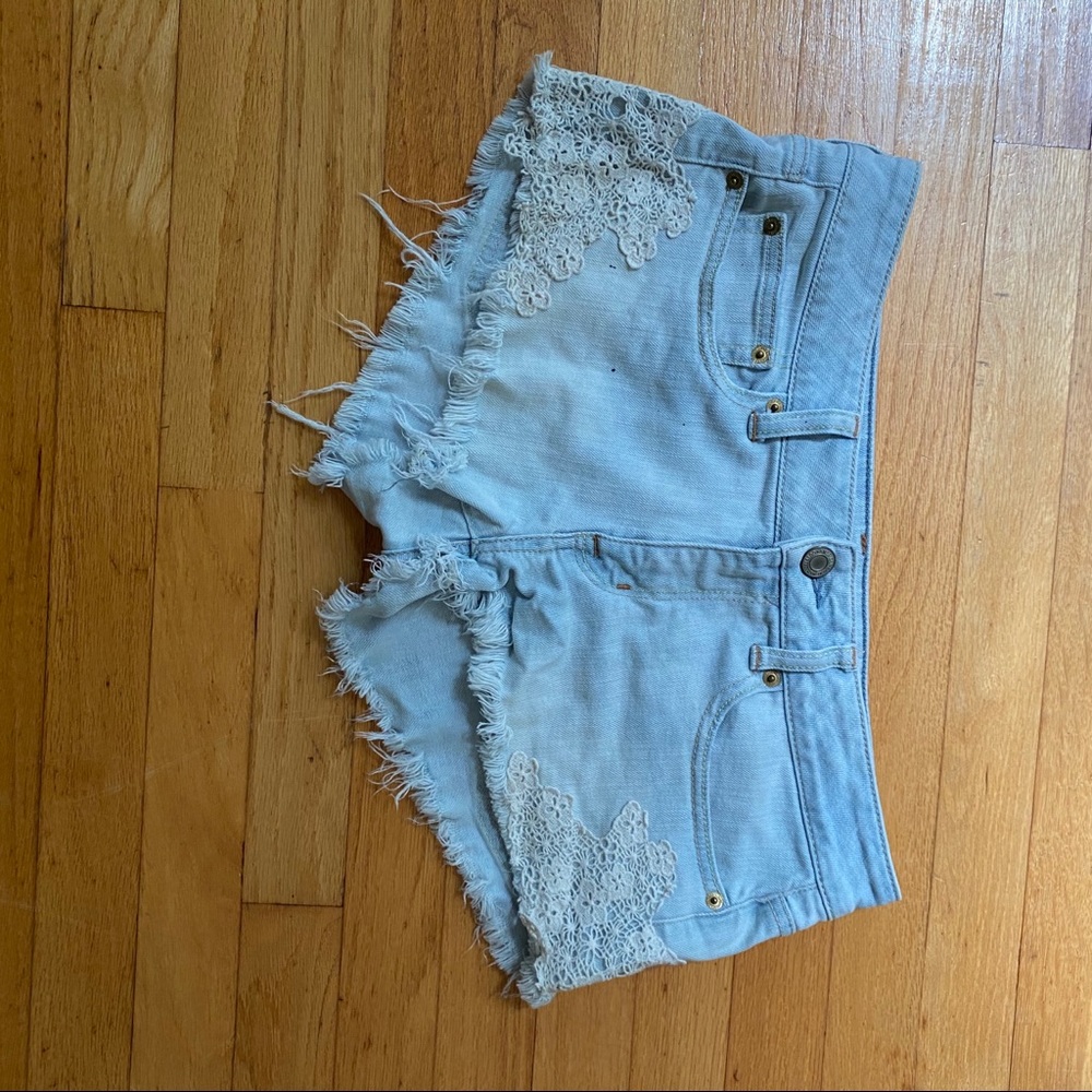 American Eagle shorts size 8 with lace detail